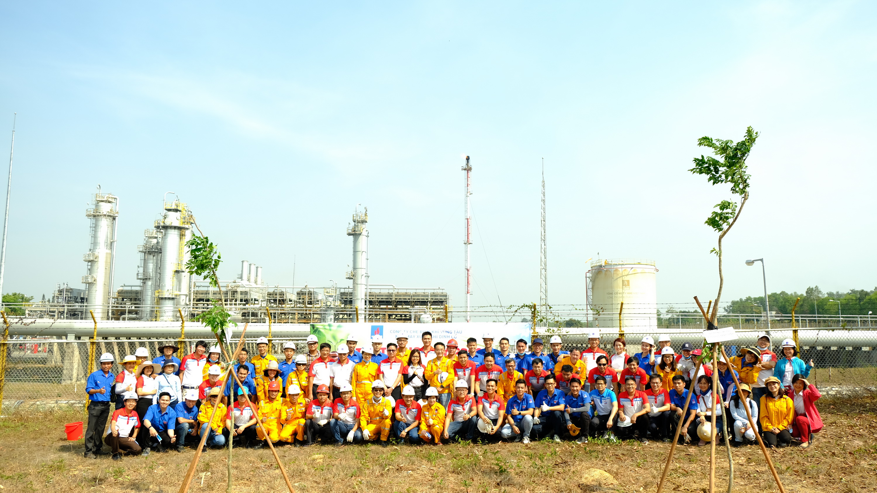 kvt to chuc tet trong cay tai nha may che bien khi dinh co