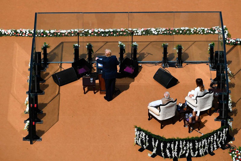 anh chuyen cong du an do cua tong thong donald trump va phu nhan