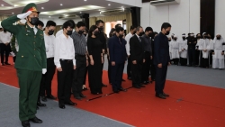 Đoàn Ban Kinh tế Trung ương và Bộ Công Thương viếng nguyên Phó Thủ tướng Trương Vĩnh Trọng