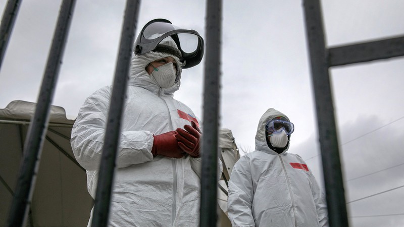 my ghi nhan hon 100 ca tu vong do covid 19 trong vong 1 ngay