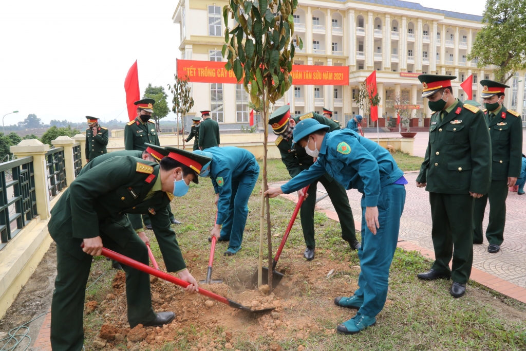 Tuổi trẻ Bộ Tư lệnh Thủ đô Hà Nội thi đua hưởng ứng Tháng Thanh niên