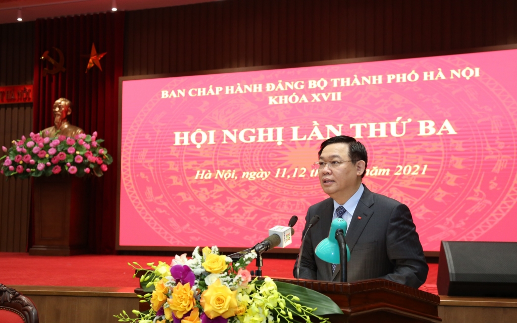 Bí thư Thành ủy Vương Đình Huệ phát biểu khai mạc hội nghị