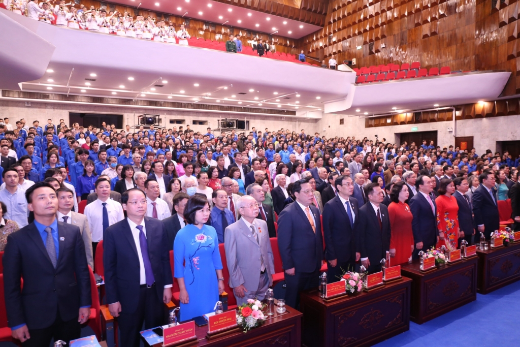 Chương trình vinh dự được đón các đồng chí là lãnh đạo, nguyên lãnh đạo Đảng, Nhà nước