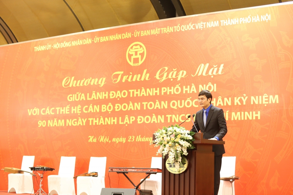 Ủy viên dự khuyết Trung ương Đảng, Bí thư Thường trực Trung ương Đoàn, Chủ tịch Trung ương Hội Sinh viên Việt Nam Bùi Quang Huy phát biểu tại buổi gặp mặt