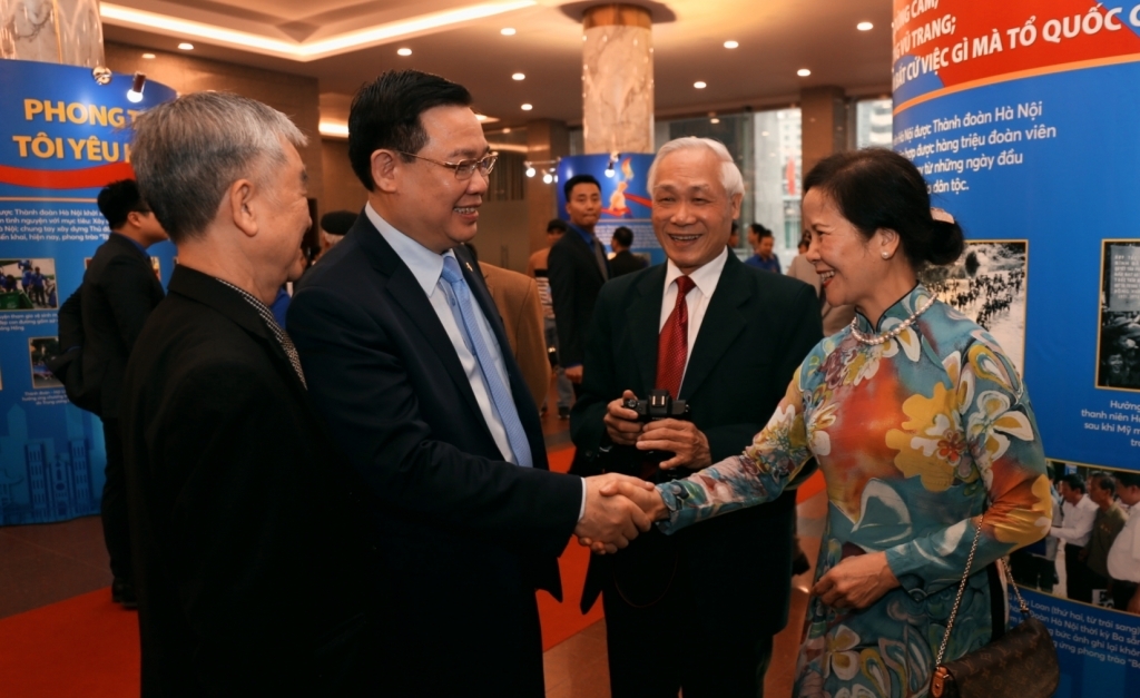UVBCT, Bí thư Thành ủy Hà Nội Vương Đình Huệ cùng các đồng chí cựu thủ lĩnh Đoàn các thời kỳ