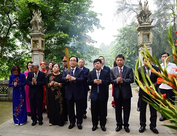 dang huong ky niem 1080 nam ngo quyen xung vuong dinh do o co loa