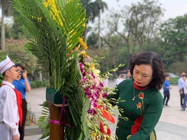 thanh kinh tuong nho cong lao to lon cua vi lenin doi voi su nghiep cach mang the gioi