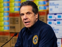 Số tử vong do COVID-19 tăng vọt, New York treo cờ rủ toàn bang