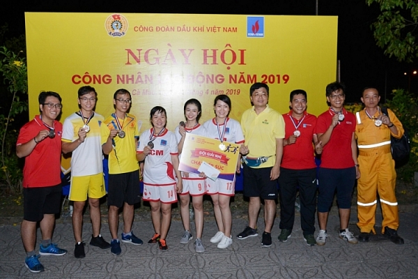 cong ty khi ca mau gianh chuc vo dich bong da nam nu