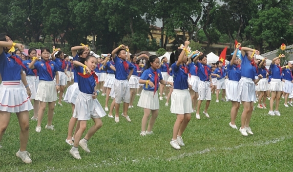 man nhan voi man dong dien dan vu cua 1000 thieu nhi thu do