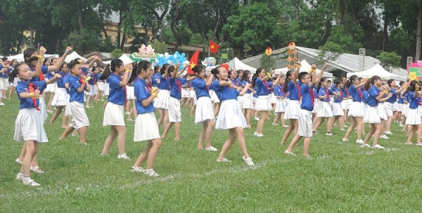 man nhan voi man dong dien dan vu cua 1000 thieu nhi thu do