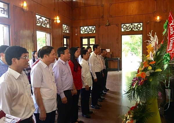 doan cong tac cua thanh pho ha noi hanh trinh ve mien trung