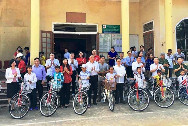 doan cong tac cua thanh pho ha noi hanh trinh ve mien trung