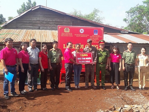 pv gas huong toi cong dong bang ca tam long thao thom