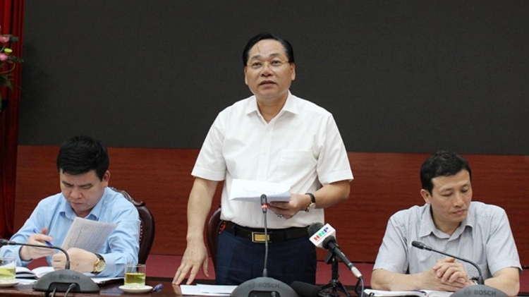 Chương Mỹ tập trung củng cố các đoạn đê vỡ, sạt lở trước mùa mưa lũ