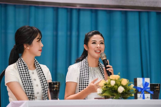 Hoa hậu Ngọc Hân tiết lộ tuổi thơ từng bị "ám ảnh" mỗi khi bố dạy Toán