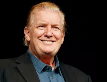 Tổng thống Trump bất ngờ xuất hiện với kiểu tóc mới