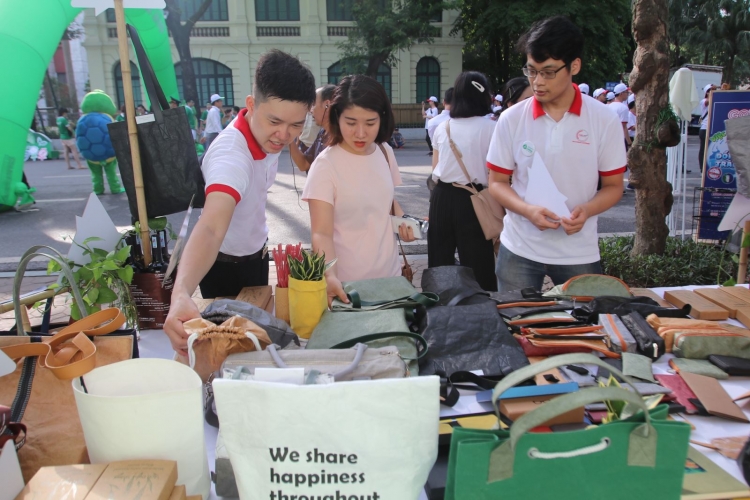 Thủ tướng Nguyễn Xuân Phúc dự Lễ ra quân toàn quốc phong trào chống rác thải nhựa thu tuong nguyen xuan phuc du le ra quan toan quoc phong trao chong rac thai nhua