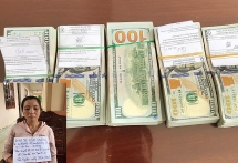 Bắt đối tượng vận chuyển trái phép 50.000 USD qua biên giới