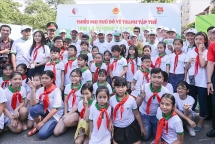 thu tuong di bo keu goi nguoi dan chung tay chong rac thai nhua