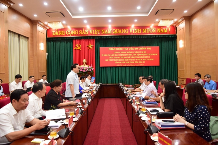 doan kiem tra cua bo chinh tri lam viec voi ha noi ve cong tac can bo va to chuc bo may