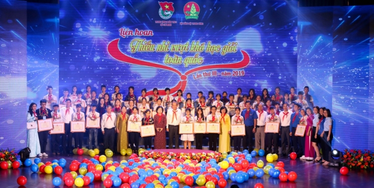 Tuyên dương những tấm gương thiếu nhi vượt khó tuyen duong nhung tam guong thieu nhi vuot kho