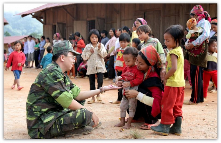 Nhà báo Hoàng Trường Giang: Mong được làm cầu nối đến với đồng bào Tây Bắc nha bao hoang truong giang mong duoc lam cau noi den voi dong bao tay bac