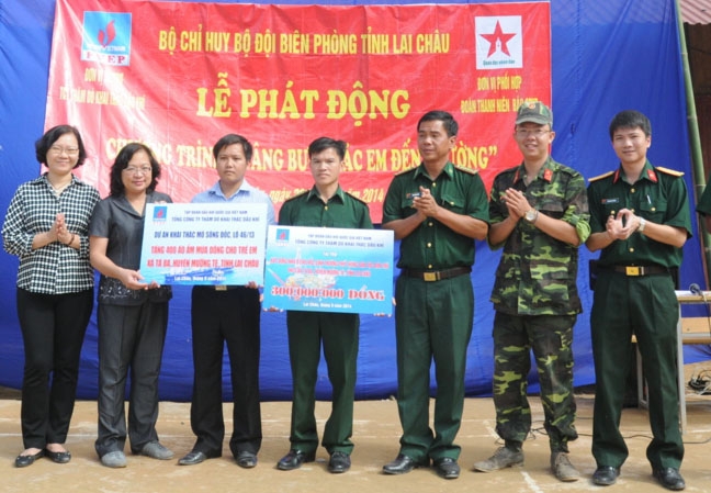 Nhà báo Hoàng Trường Giang: Mong được làm cầu nối đến với đồng bào Tây Bắc nha bao hoang truong giang mong duoc lam cau noi den voi dong bao tay bac