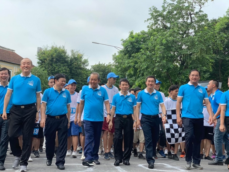 Hơn 1000 người tham gia cuộc thi Đi bộ vì sức khỏe