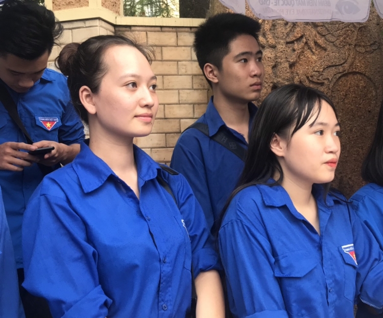 nhung nu cuoi tiep suc si tu