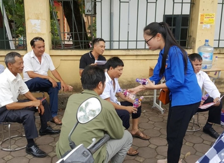 bat chap nang nong tinh nguyen vien thu do luon dong hanh cung si tu