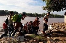 Quốc hội Mỹ thông qua dự luật hỗ trợ ngân sách biên giới