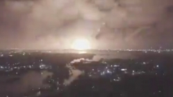 Video: Nổ lớn rung chuyển thủ đô Iran ngay trong đêm