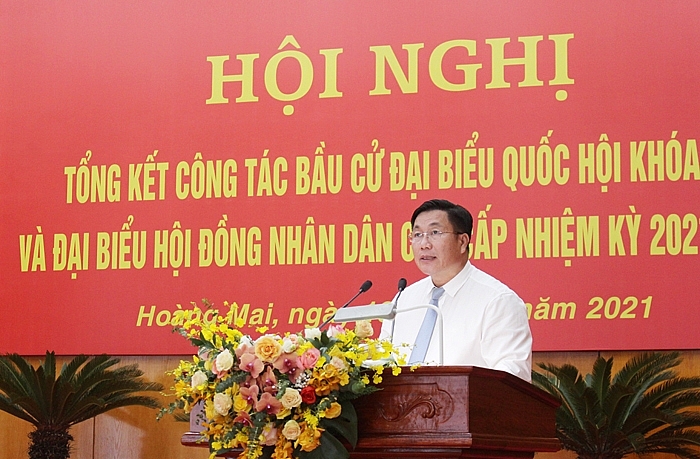 Bí thư Quận ủy Hoàng Mai Nguyễn Quang Hiếu phát biểu tại hội nghị