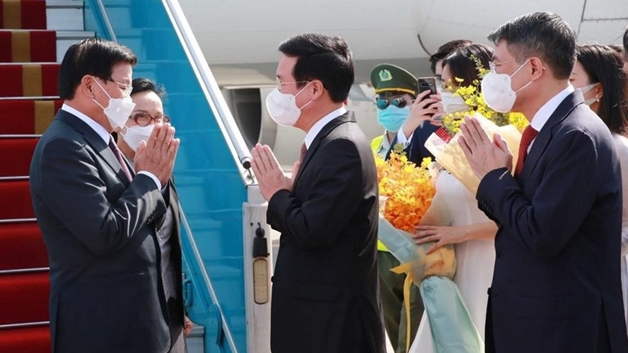 Tổng Bí thư, Chủ tịch nước Lào bắt đầu thăm hữu nghị chính thức Việt Nam