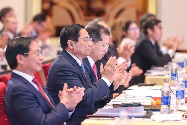 Thủ tướng Phạm Minh Chính đã nhấn mạnh, Đà Nẵng phải đẩy mạnh việc nghiên cứu, tìm ra động lực mới cho phát triển - Ảnh: VGP/Nhật Bắc