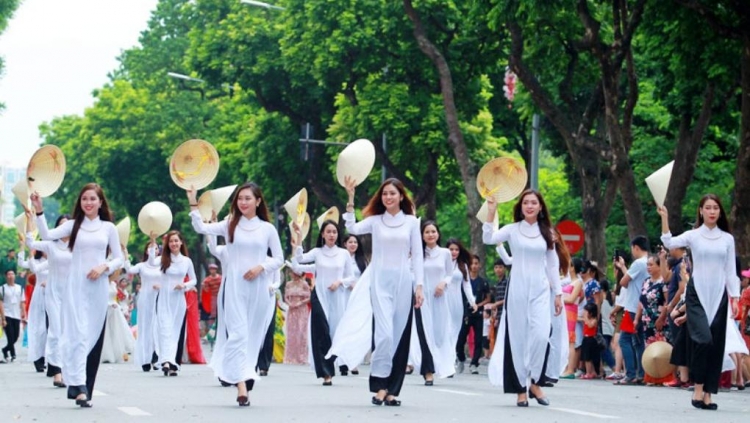 de mai xung danh thanh pho vi hoa binh