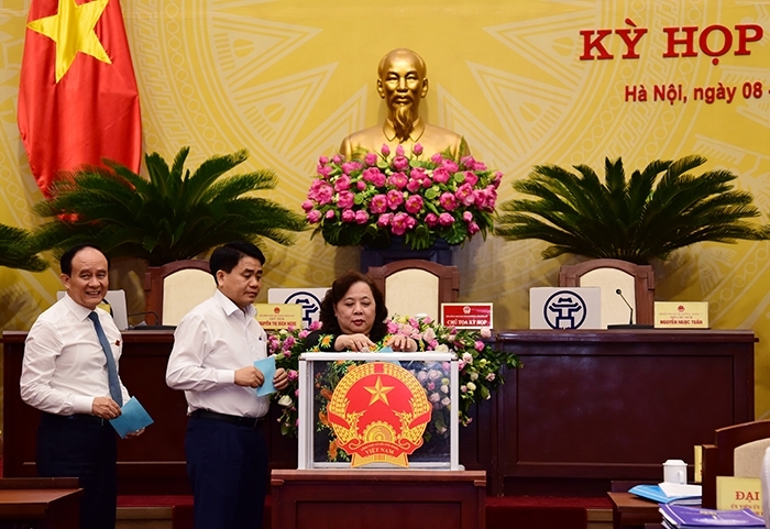 chu dong trien khai thuc hien de nghi quyet di vao cuoc song