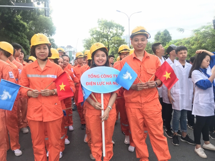 khoi day manh me tinh yeu ha noi