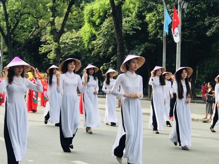 khoi day manh me tinh yeu ha noi