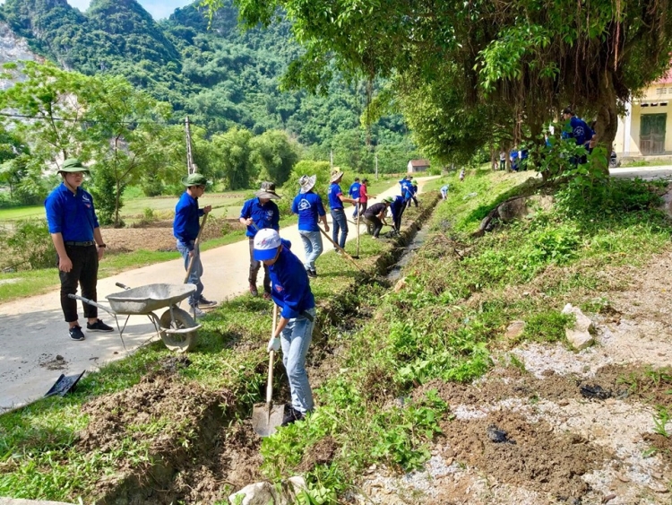 dau chan tinh nguyen tren vung kho