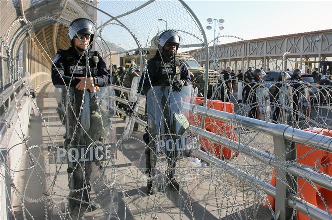 Lầu Năm Góc điều động thêm 2.100 binh sĩ tới biên giới với Mexico