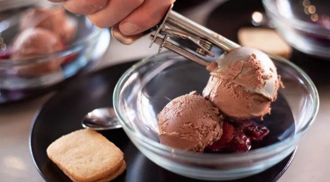 Kem ‘chay’ mát lạnh giá cả triệu đồng làm trong phòng thí nghiệm kem chay mat lanh gia ca trieu dong lam trong phong thi nghiem