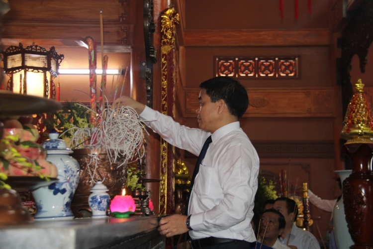 thu tuong thap huong tri an cac anh hung liet si tai yen bai