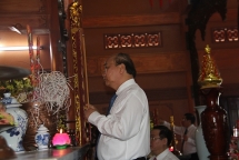 Thủ tướng thắp hương tri ân các Anh hùng, liệt sĩ tại Yên Bái