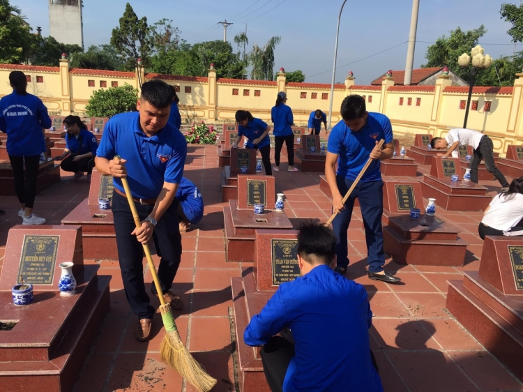 Tuổi trẻ Thủ đô tri ân những người anh hùng tuoi tre thu do tri an nhung nguoi anh hung