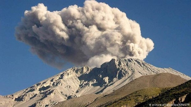 Peru ban bố tình trạng khẩn cấp do núi lửa hoạt động mạnh