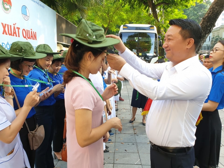 tuoi tre thu do xuat quan tinh nguyen tai lao