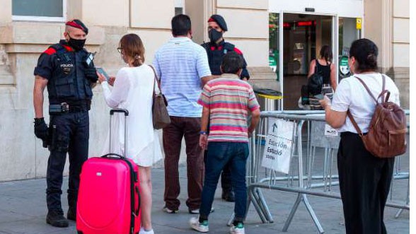 nhieu nuoc chau au tai phong toa dia phuong khi dich bung phat tro lai