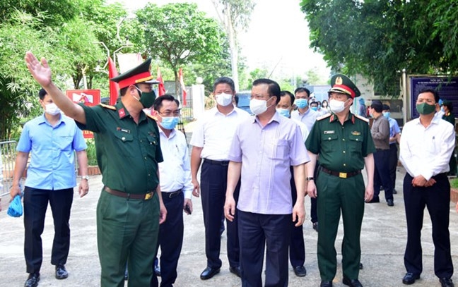 Bí thư Thành ủy Hà Nội Đinh Tiến Dũng kiểm tra công tác phòng, chống dịch tại huyện Thạch Thất
